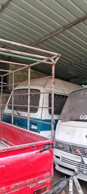 Nissan Vrg 23 1982 Van (Used)