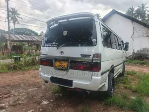 Toyota Dolphin 1990 Van (Used)