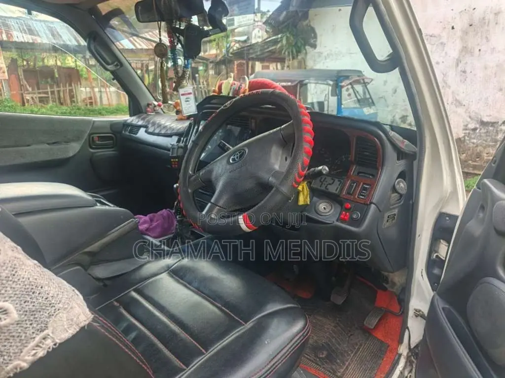 Toyota Dolphin 1990 Van (Used)