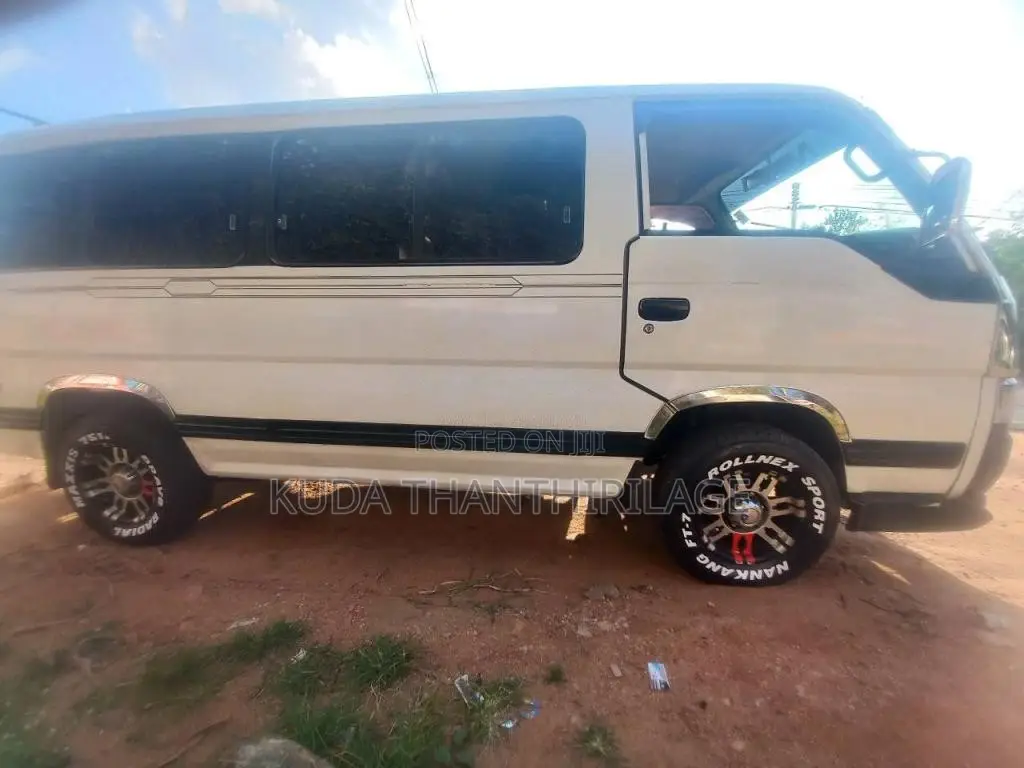 Nissan Caravan E24 2005 Van (Used)