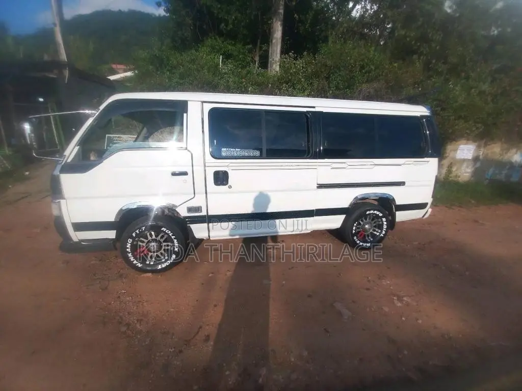 Nissan Caravan E24 2005 Van (Used)