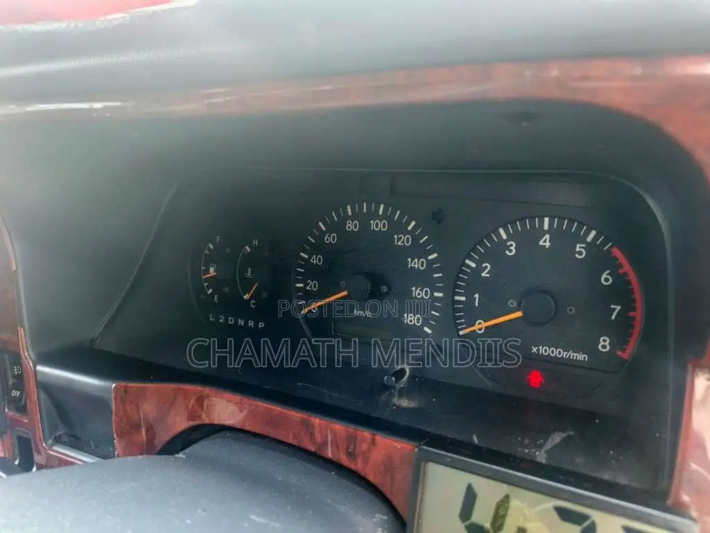 Toyota Dolphin 1990 Van (Used)