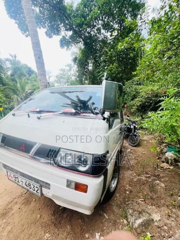 Mitsubishi PO5 1986 Van (Used)