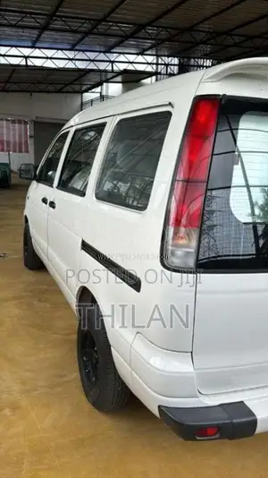 Toyota CR41 1997 Van (Used)