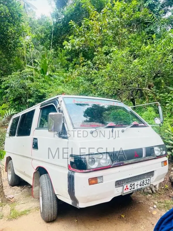 Mitsubishi PO5 1986 Van (Used)