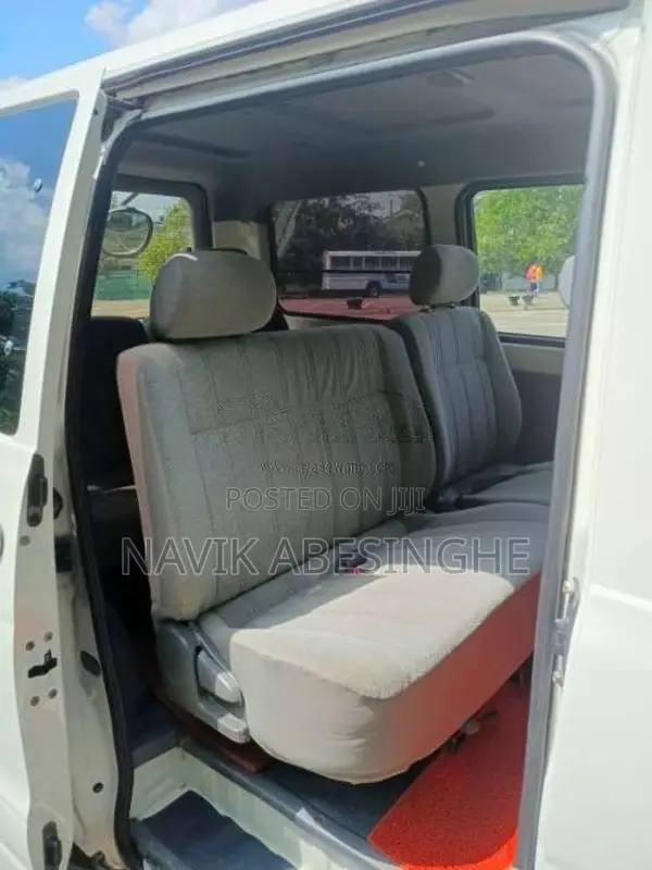 Toyota Noah 1999 Van (Used)