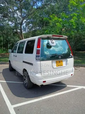 Toyota Noah 1999 Van (Used)