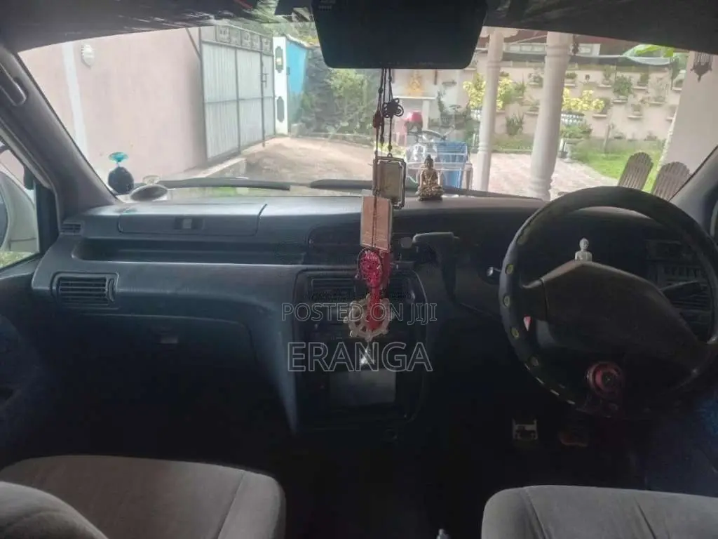 Toyota Noah 1997 Van (Used)