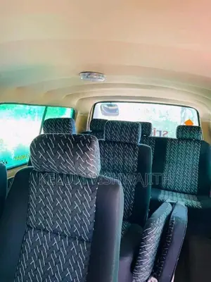 Toyota HIACE 1983 Van (Used)