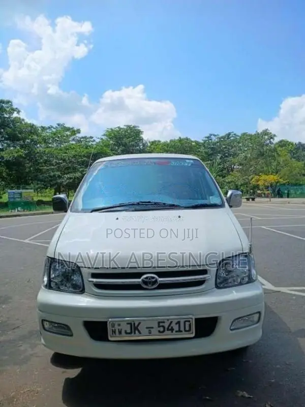 Toyota Noah 1999 Van (Used)