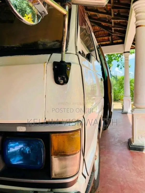 Toyota HIACE 1983 Van (Used)