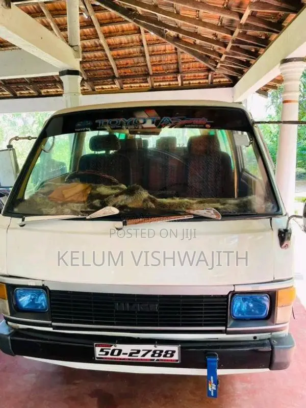 Toyota HIACE 1983 Van (Used)