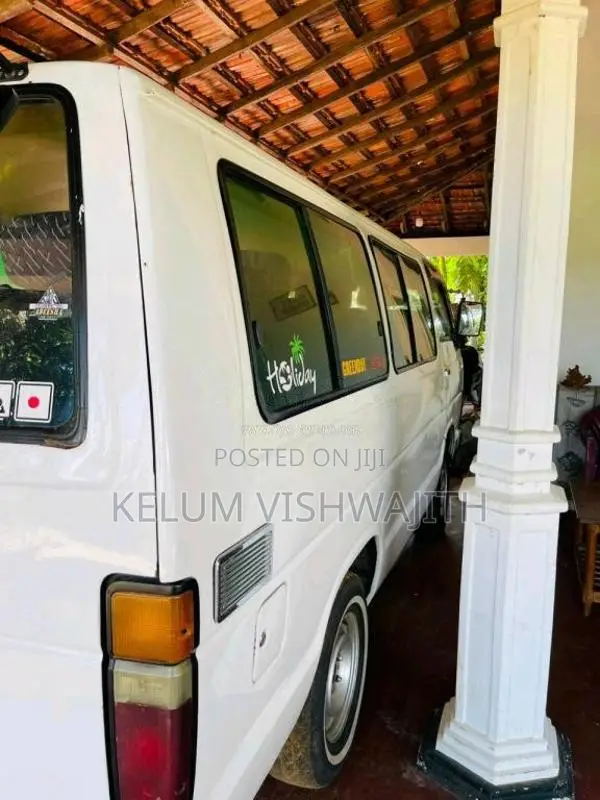 Toyota HIACE 1983 Van (Used)