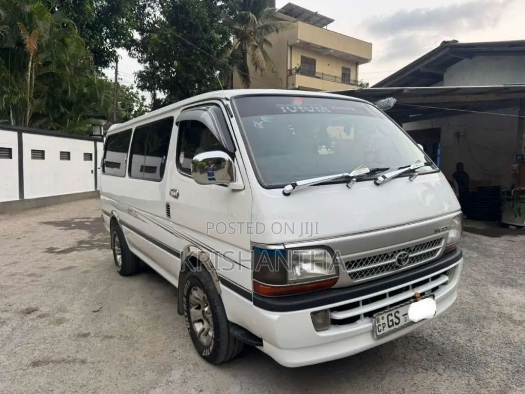 Toyota Dolphin 1996 Van (Used)
