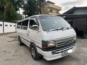 Toyota Dolphin 1996 Van (Used)