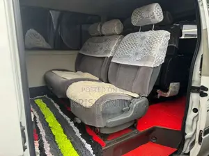 Toyota Dolphin 1996 Van (Used)