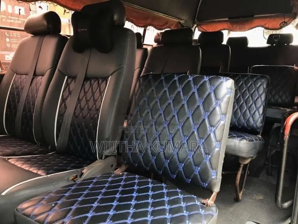 Toyota Dolphin 1998 Van (Used)