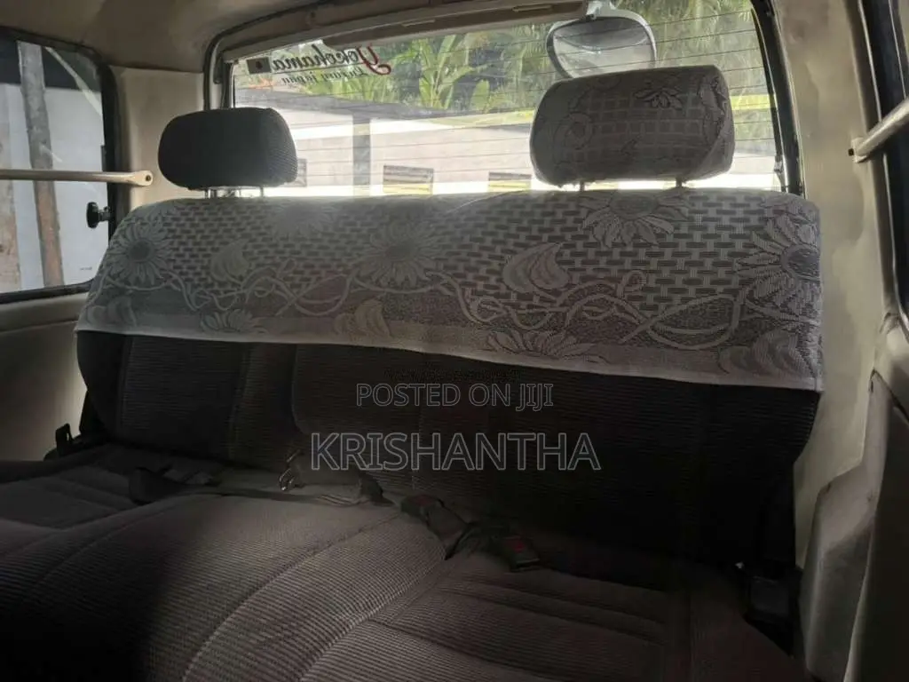 Toyota Dolphin 1996 Van (Used)