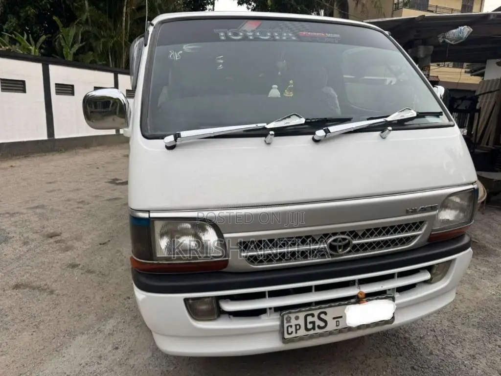 Toyota Dolphin 1996 Van (Used)
