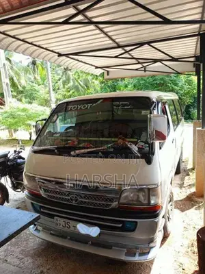 Toyota Dolphin 1999 Van (Used)