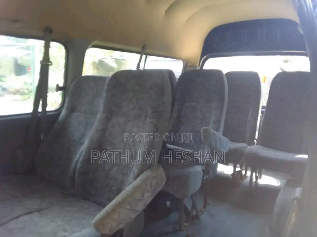 Nissan E25 High Roof 2003 Van (Used)