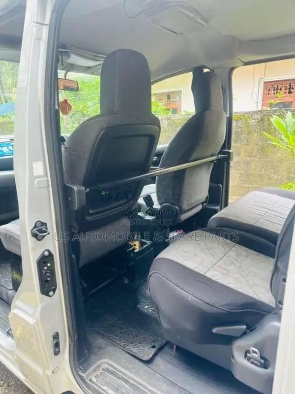Nissan NV200 2013 Van (Used)