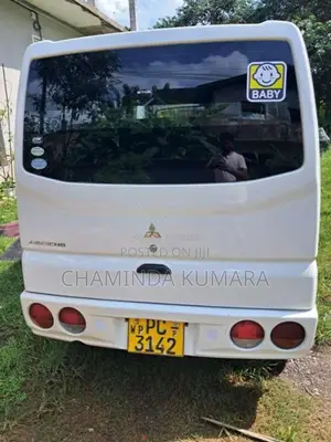 Mitsubishi MiniCab 2011 Van (Used)