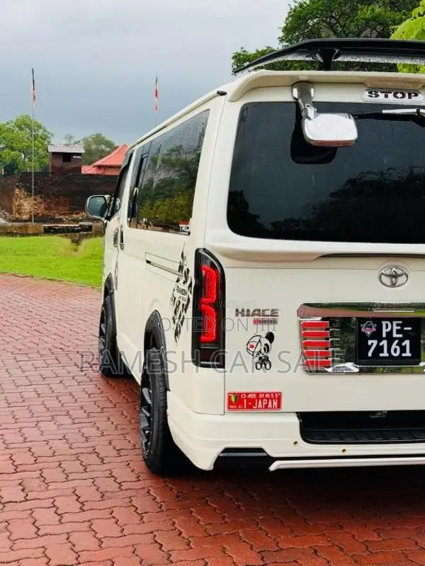 Toyota KDH 200 GL 2006 Van (Used)