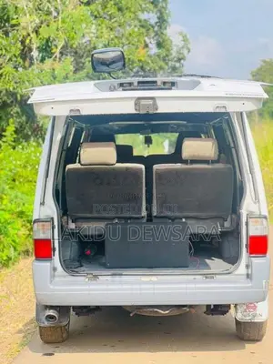 Nissan Vanette 2000 Van (Used)
