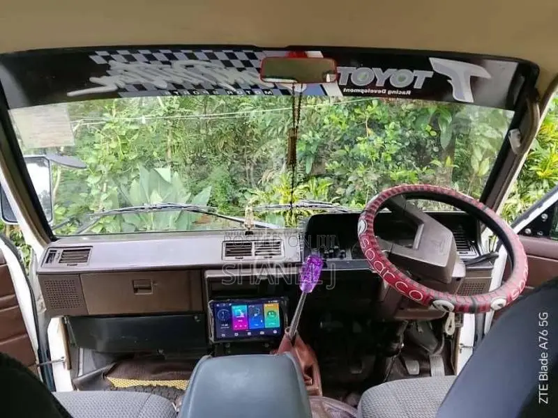 Toyota HIACE 1987 Van (Used)