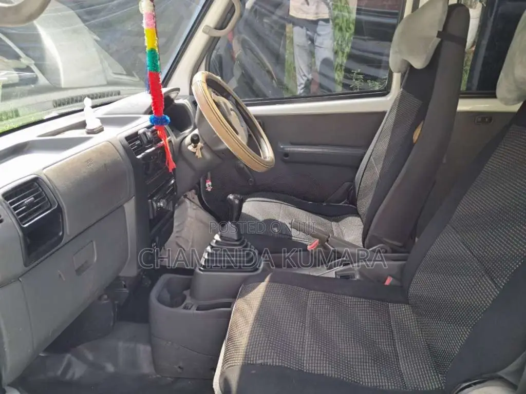 Mitsubishi MiniCab 2011 Van (Used)