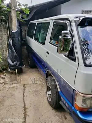 Toyota HIACE 1987 Van (Used)