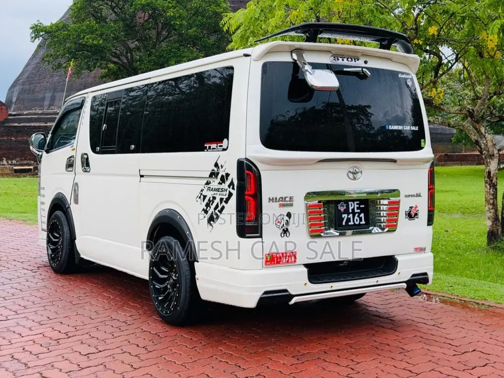 Toyota KDH 200 GL 2006 Van (Used)