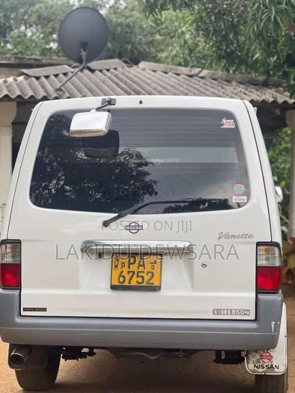 Nissan Vanette 2000 Van (Used)
