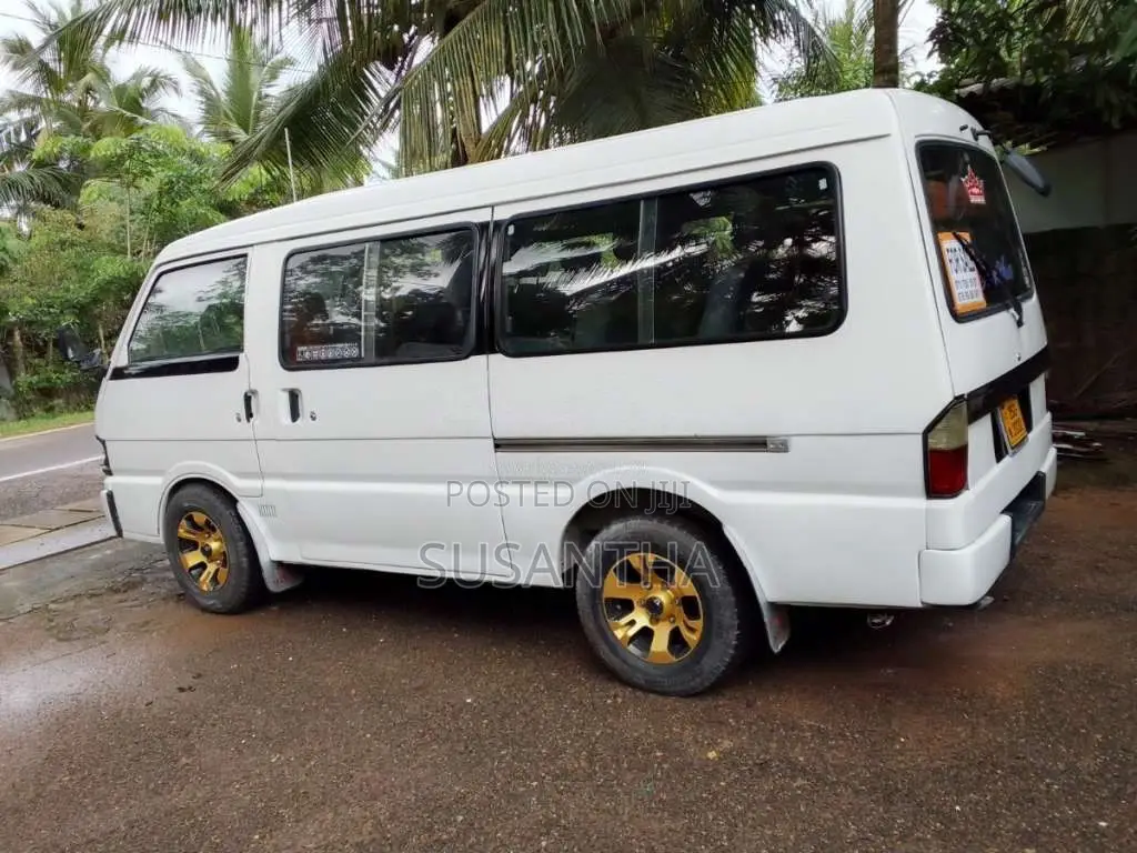 Mazda Brawny 1993 Van (Used)