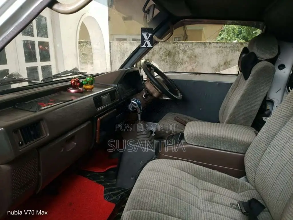 Mitsubishi Delica L300 1991 Van (Used)