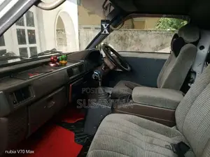 Mitsubishi Delica L300 1991 Van (Used)