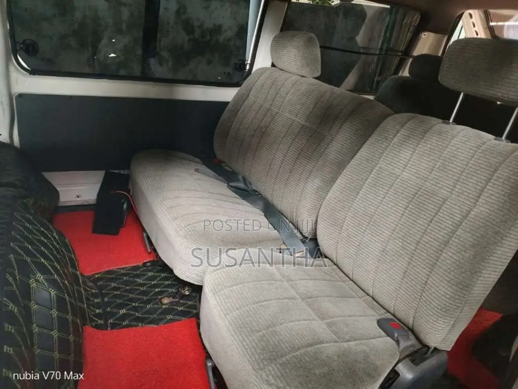 Mitsubishi Delica L300 1991 Van (Used)