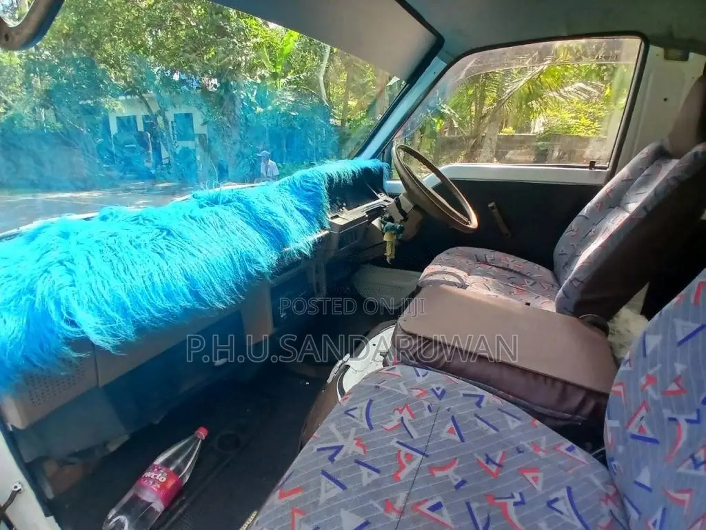 Toyota Shell 1984 Van (Used)