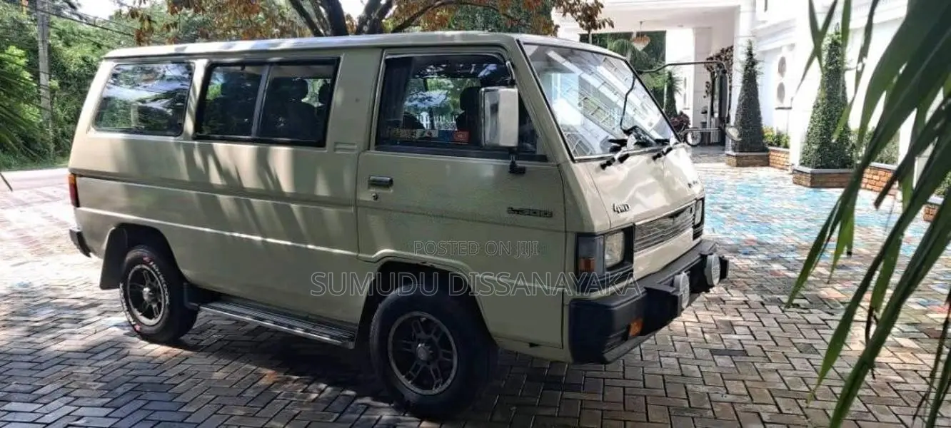 Mitsubishi L3100 1984 Van (Used)