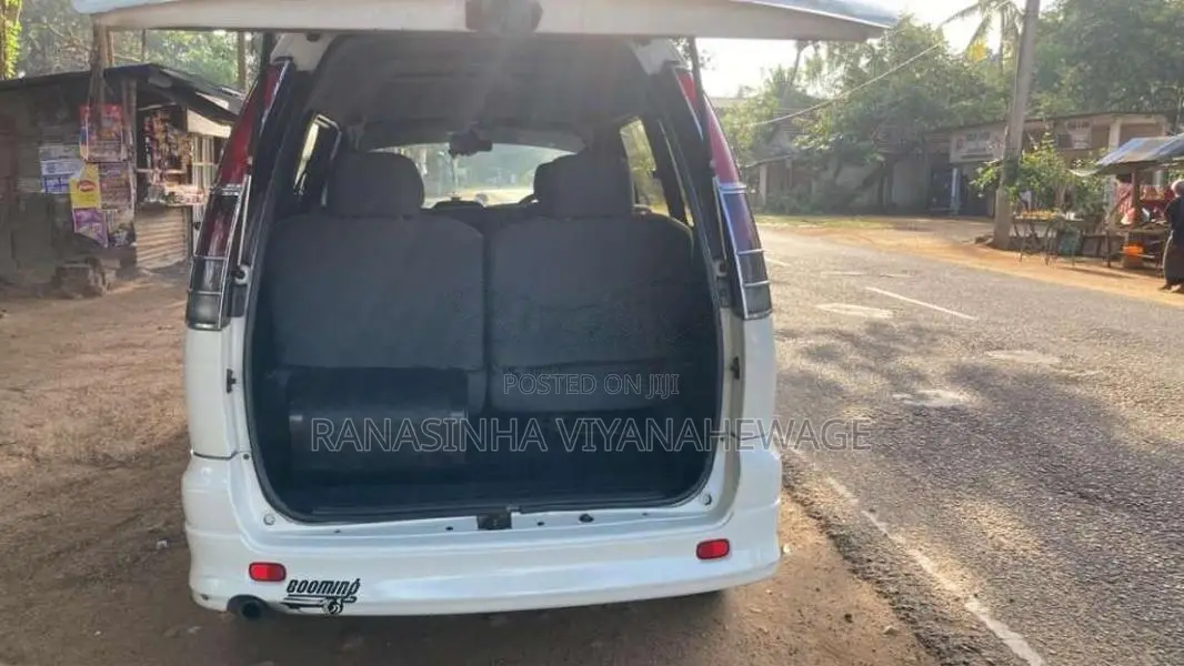 Toyota Noah 2001 Van (Used)