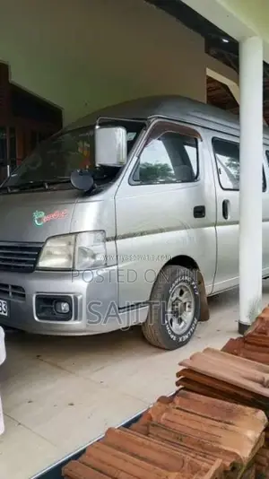Nissan E25 2003 Van (Used)