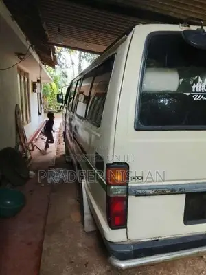Toyota HIACE 1984 Van (Used)