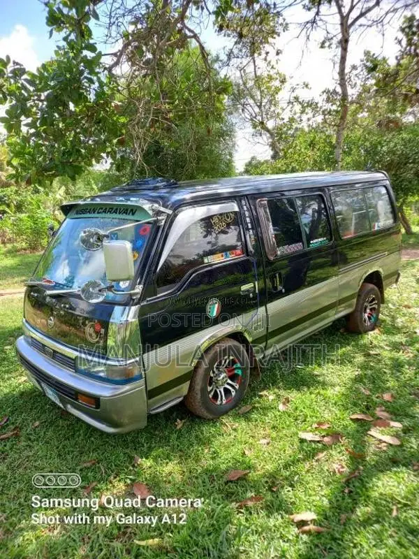 Nissan Caravan 1992 Van (Used)