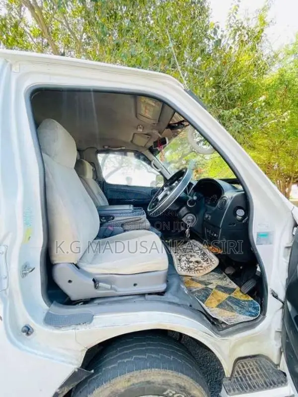 Nissan Caravan 2007 Van (Used)