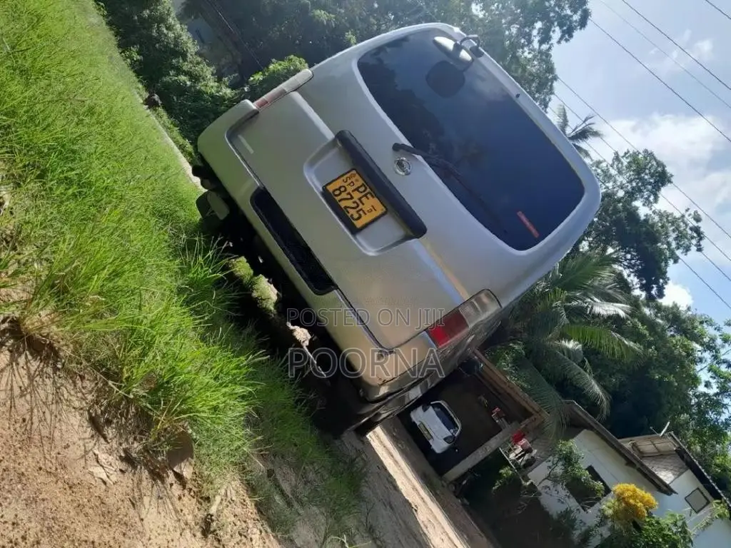 Nissan E25 2004 Van (Used)
