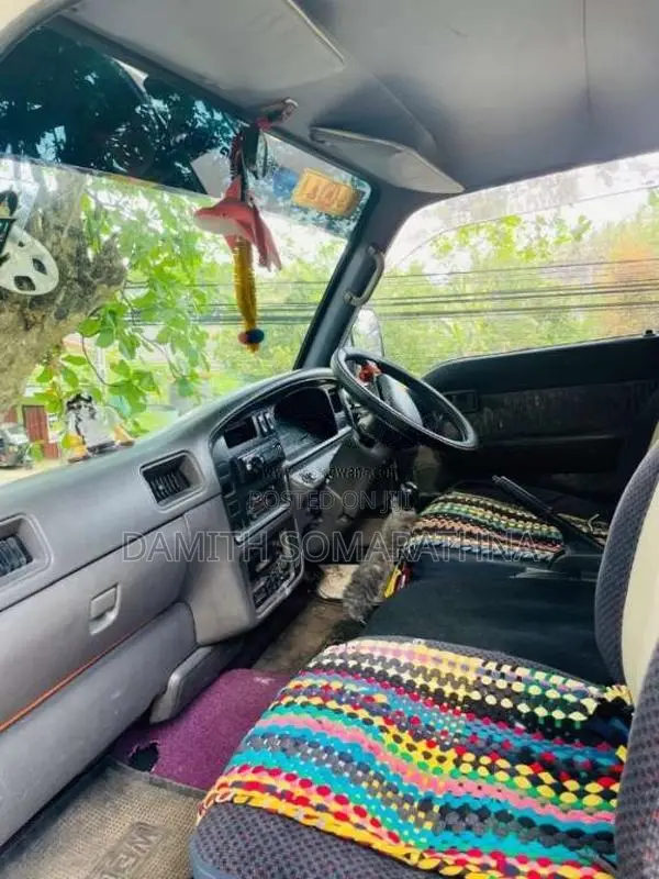 Nissan Caravan 1995 Van (Used)