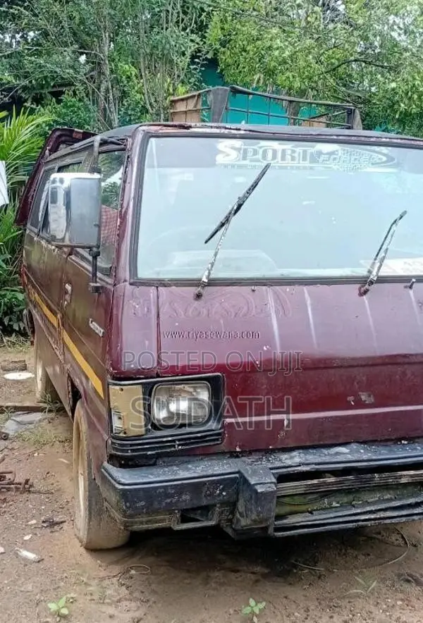 Mitsubishi Delica 1984 Van (Used)