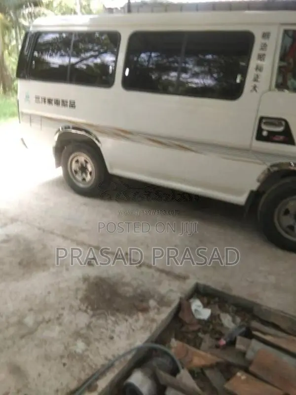 Nissan Caravan 2003 Van (Used)