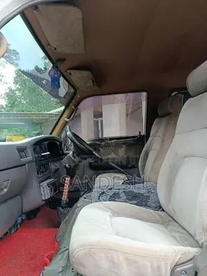 Nissan Caravan 1993 Van (Used)